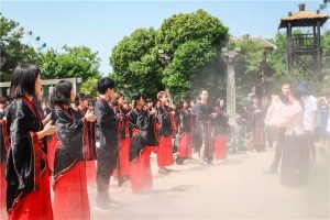 日本中部六县大学生研学交流团访问淹城春秋乐园